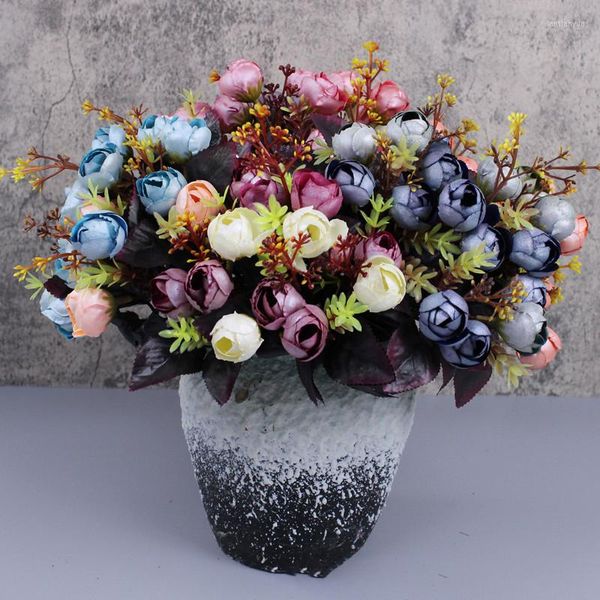 Dekorative Blumen 15 Köpfe Kunstseide Rosenknospe blau für Dekorationen gefälschte Fower Hochzeit Tisch Zimmer Party Kuchen Wand Blumenstrauß Wohnkultur