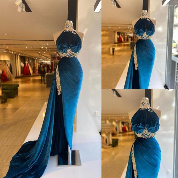 Partykleider Elegantes blaues Samt-Abschlussballkleid Sexy Neckholder-Abend A-Linie High Split für Frauen-Nacht-Promi-Kleid