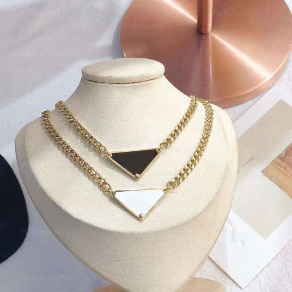 Collana con ciondolo di lusso moda uomo e donna triangolo invertito P lettera catena d'oro gioielli uomo e donna personalità della moda catene clavicola di alta qualità 11