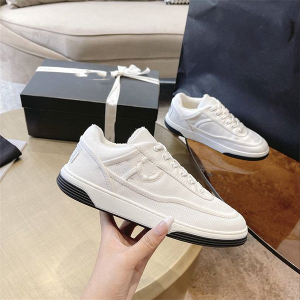 Design de luxo Sapatos de boliche Channel 2023 Men e mulheres da moda Letter Letter Logo Casual Outdoor Sports Running Shoes 01-019