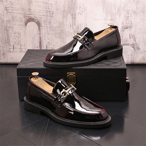 2023 novo designer de moda masculina apontou fivela de metal preto oxford apartamentos sapatos casuais vestido de casamento festa de formatura zapatos hombre