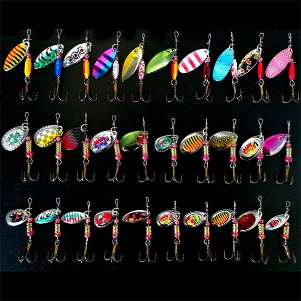 Iscas iscas de iscas de 30 pcslot spinning iscas de colher de pesca kit giratória giratória de água doce Equipamento de água de pesca Acessórios de pesca isca artificial 230505