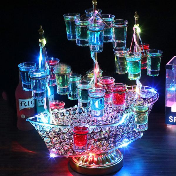 Party-Bar-Zubehör Bootsförmiger LED-Cocktail-Becherhalter Ständer VIP-Service 24 Tassen Schnapsglas-Display Weinglasregal Für Disco-Nachtclub-Hotel-Restaurant-Dekor