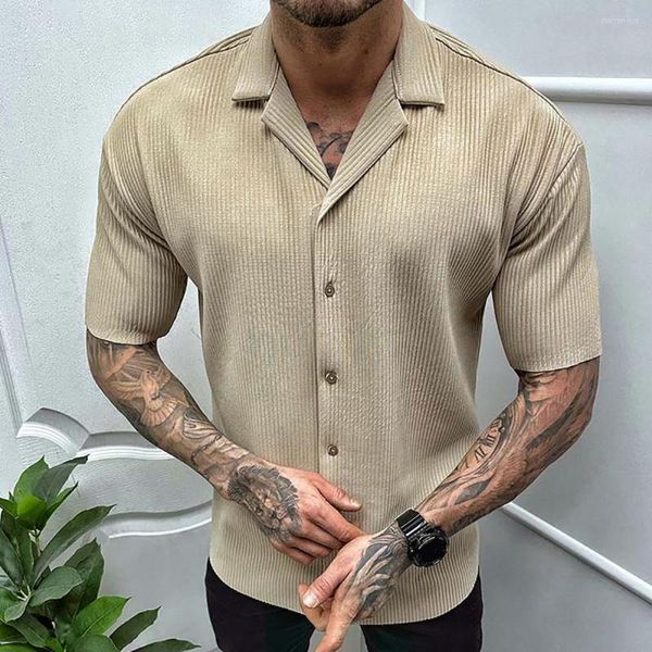 Camisas casuais masculinas de lapela de manga curta com peito de peito único camisa de cor sólida cor solta