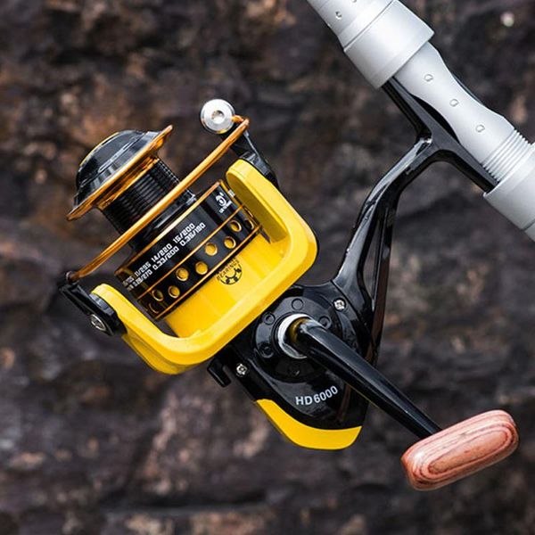 Mulinello da pesca ad alta velocità 5.2:1 Max Power giallo per mulinelli da pesca con impugnatura in legno con canna da mare