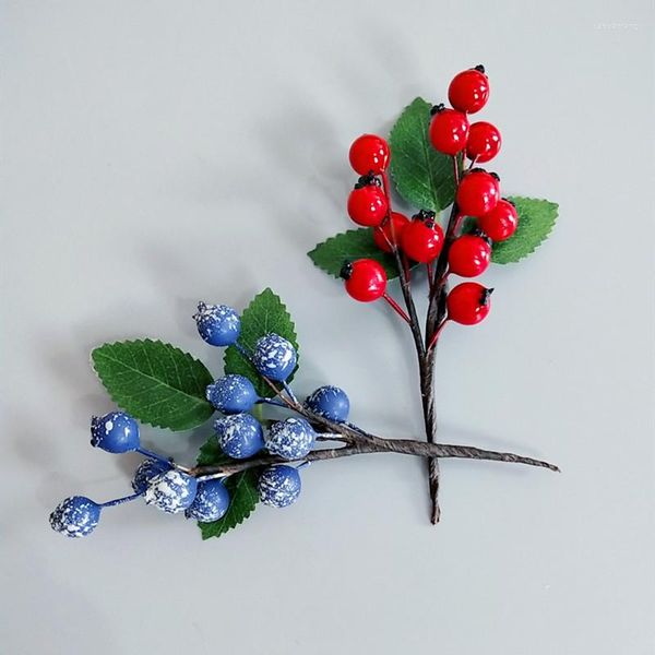 Dekorative Blumen 5 Stück künstliche blaue Beeren mit grünem Blatt DIY Weihnachtsgirlande Kranz Headware Zubehör Home Party Dekoration