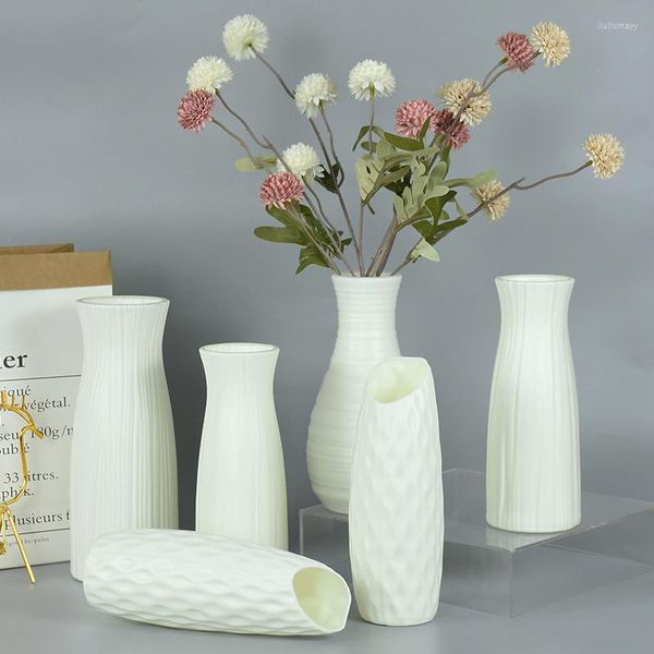 Vasen Nordische Blumenvase Moderne weiße Plastiktopf-Korb-Aufbewahrungsflasche für Blumen Home Living Room Decor Ornament