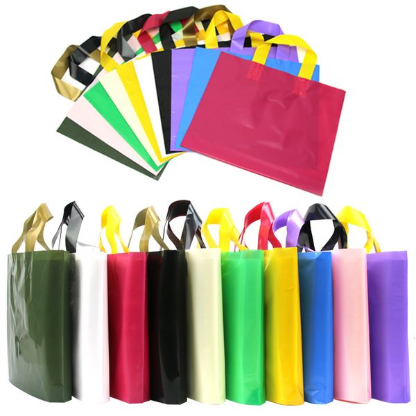 Сумки для покупок 20 Пекс пластиковый пакет с ручкой для магазина убрать бренд бизнес -упаковка Оптовые индивидуальные 230506