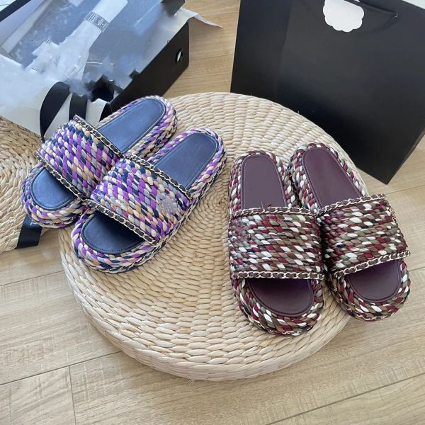 Damen-Designer-Hausschuhe Bast-Espadrille Bunte Tweed-Leder-Plateau-Sandale Luxus-Logo ineinandergreifende C-Ketten Flip-Flops Strandgewebe Sommerschuhe Rutschen