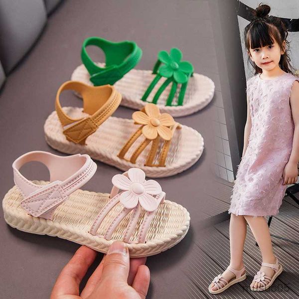 Sandálias sandálias femininas 2023 Novo verão Fashion Fashion Sof Sole Princess Sapatos Kids Sandals Rosa Sapatos de Escola Flat Shoes Baby Girls Sapatos