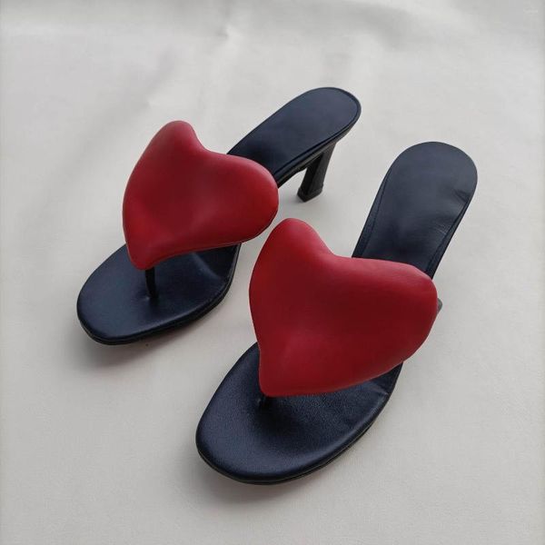 Slippers 2023 Primavera verão Casual saltos altos decoração em forma de coração Sapatos femininos elegantes Tamanho de couro genuíno sólido 35-40