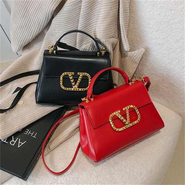 Borse economiche in vendita One Shoulder 2023 Handheld Crossbody Factory Bag Small Square Commuter Tiktok Leisure Fashion Women's New