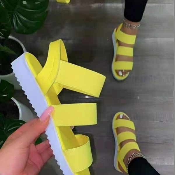 Sandalet Kadınlar Sandalet Düz Topuk Platformu Çapraz kayış açık ayak parmağı artı boyut açık spor plajı gündelik ayakkabılar 230509