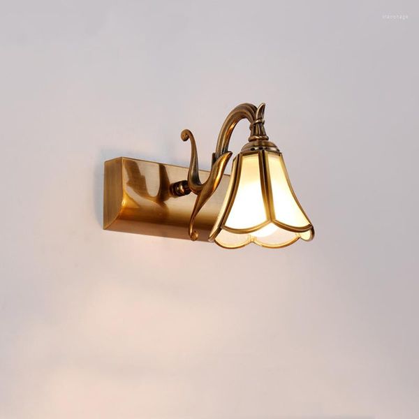 Lampada da parete a testa singola Armadietto a specchio Vetro chiaro Retro Bronzo Comodino Foyer Camera da letto Corridoio Europa Decorazione Sconce