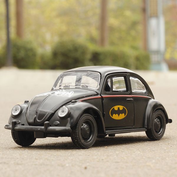 Diecast Model Diecast 1 36 Автомобиль 13 см мультфильм ретро -батсанс Beetle Beetle Car Alloy Модель Открытие Дверь Оттягивание игрушечных машин Детские подарок мальчики 230509