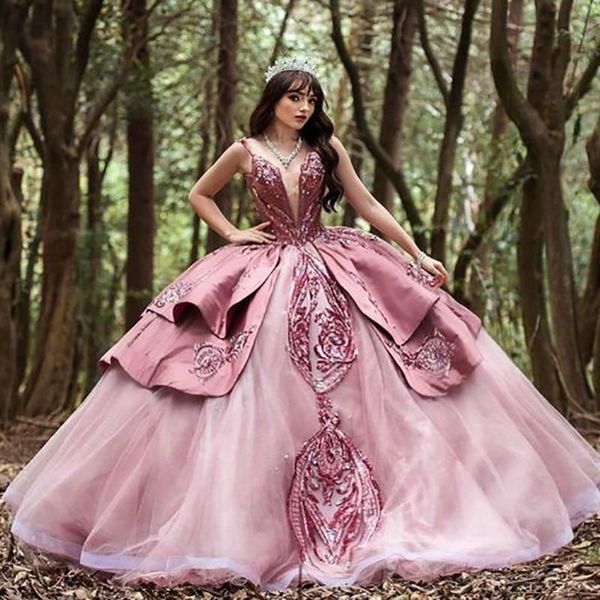 2023 Rose Gold Quinceanera Kleider Sparkly Ballkleid Spaghettiträger Pailletten Spitze Pailletten Applikationen Plus Size Sweet 16 Zipper Back Formelle Party Prom Abendkleider