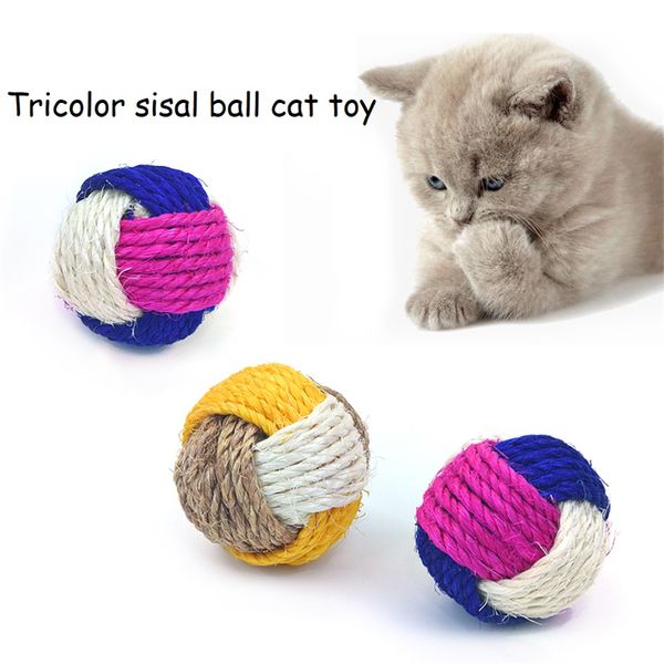 100шт -шт/лот триколор Sisal Ball Cat Toys с колокольчиком дразнящими в помещении, играющих в тренировочные игрушки Интерактивные игры для животных.