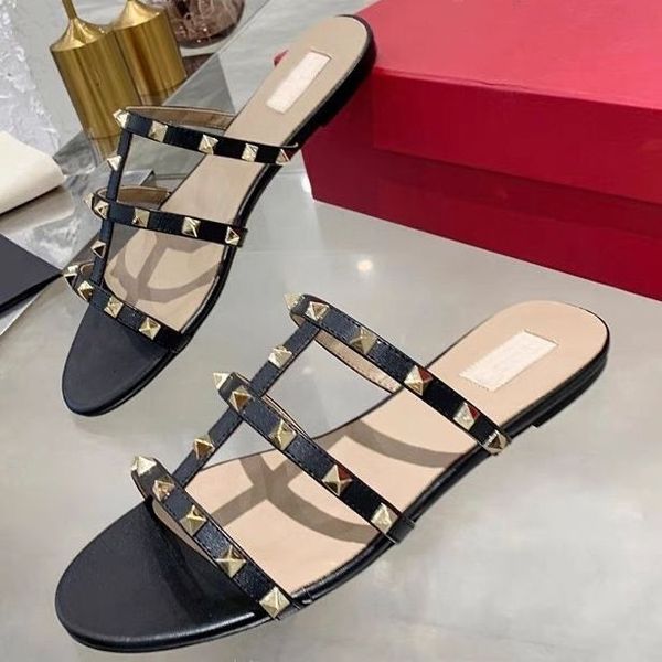 Sandali firmati per rivetti Tacco piatto Pantofole casual estive da spiaggia Nude Nero Oro Opaco Vera pelle Classici Donna Sandalo spuntato con sacchetto per la polvere 35-44