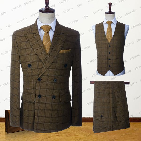 Erkekler Suits Blazers moda erkekler takım elbise çift göğüslü yaz ince fit kahverengi keten ekose smokin özel yapım 3 adet 3 adet set ceket yeleği pantolon 230509