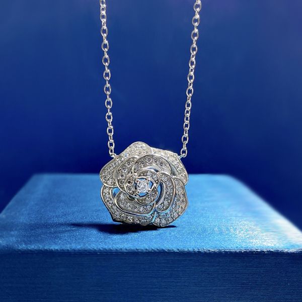 Ciondolo con diamante Moissanite classico fiore 100% vero argento sterling 925 con pendenti per matrimonio Collana per gioielli chocker da donna
