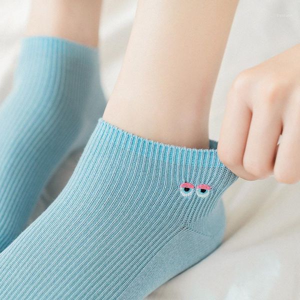 Mulheres meias de meias de olho fofo de algodão bordado de algodão coreano da cor dos doces Low para ajudar o barco1