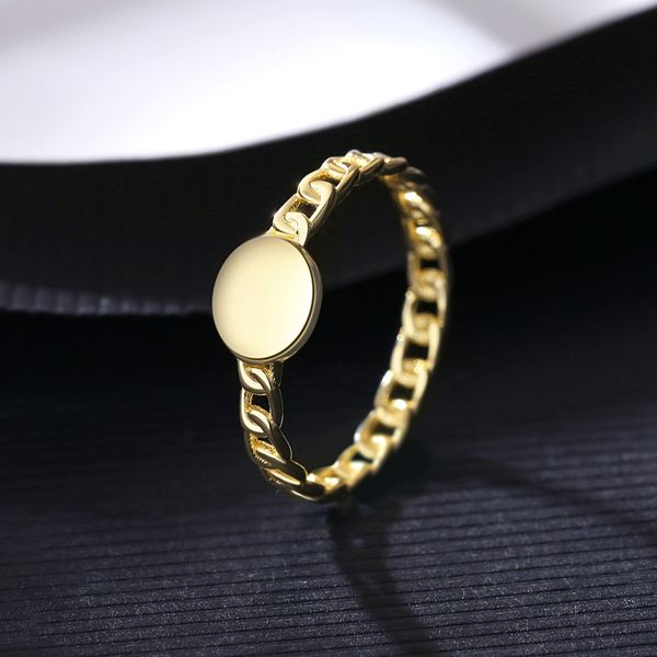 Il temperamento nobile delle donne europee ha placcato l'anello in oro 18k di marca personalizzato lusso S925 anello in argento sterling fascino femminile design retrò anello regalo di gioielli di fascia alta