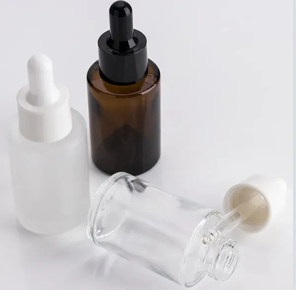 Qualidade de 30 ml de vidro garrafa plana ombro liso fosco/transparente/âmbar redondo garrafas de soro de óleo essencial com copos garrafas de viagem cosméticas do conta -gotas