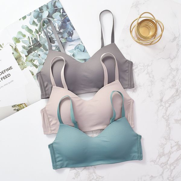 Bras Roseheart Bra for Women Sexy Skin Sexy Feminino sem fio Feminino Up Fio acolchoado Free One peça Cup A B Rouphe 230509