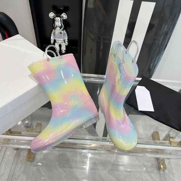 2023 Stivali da pioggia da donna firmati di lusso Stivali impermeabili CE Fashion design per le donne Vantage Scarpe estive Colori misti Scarpe da pioggia da donna taglia 35-40