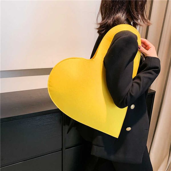 Bolsas de ombro, designer de luxo para mulheres 2023 Novas bolsas de design de amor senhoras moda tendência de mão grande e bolsas 230426