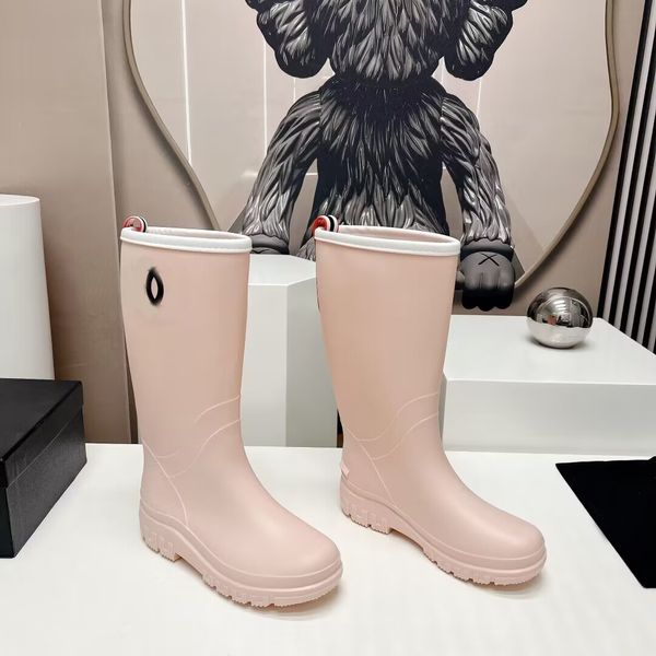 Сандалии C Chan C C бренды женских дождей Rainboots Длинные средние трубки 32см El Rain Boots 23SS Сплошное цветовое покрытие C