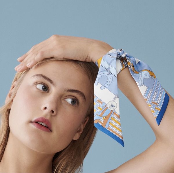 Eşarplar 23SS Htwilly Bridle Maskot Tasarımcısı Twill İpek İpek Çift Taraflı Eşarp Kafa Bandı Kadınlar Moda Uzun Tasarı Çanta Eşarpları Paris