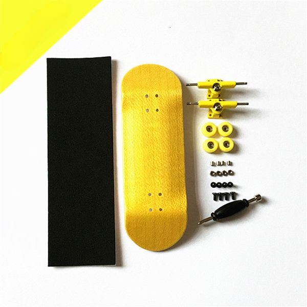 Novelty Games Skateboard professionale da dito giallo, piatto largo 32 mm, set in acero di 230509