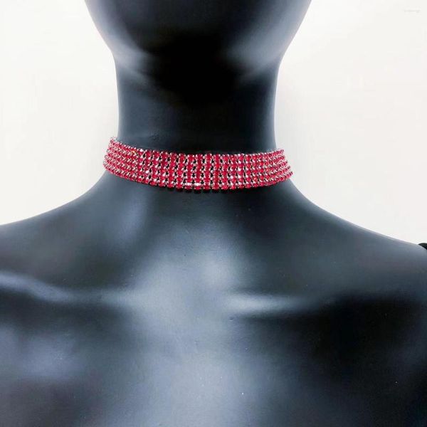 Catene Fashion femminile Shining 5 file di strass rosso sexy strozzatura corta collana di gioielli da sposa Crystal Collar Accessore