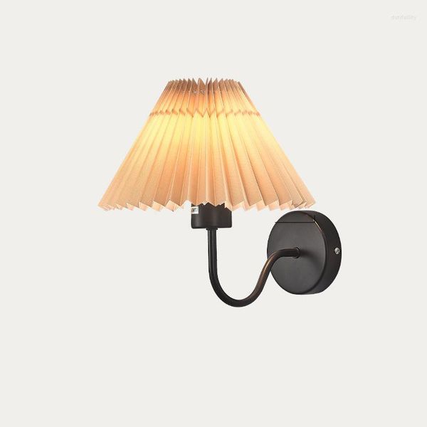 Lampade da parete Lampada moderna pieghettata Comodino Paralume in tessuto Sconce Light Indoor Home Decor Living Room Apparecchi di illuminazione per scale