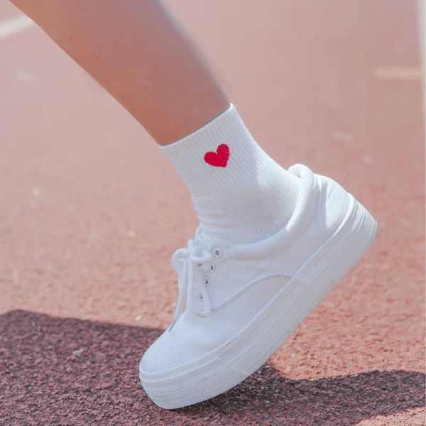 Носки чулотые женщины женские хлопковые носки короткие носки Harajuku новинка Love Heart Pattern Nocks Hip Hop Solid Cilent Nops Черные белые соккена Soks P230511