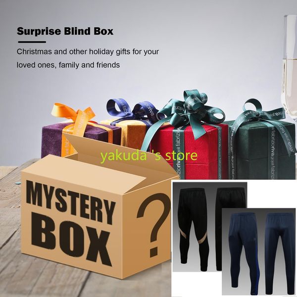 Mystery Box Futbol Uzun Antrenman Pantolonu Kısa Kulüp Veya Milli Takımlar Sürpriz Hediyeler Futbol Dişli Kiti Tay Kalitesi Etiketli Rastgele Seçilmiş