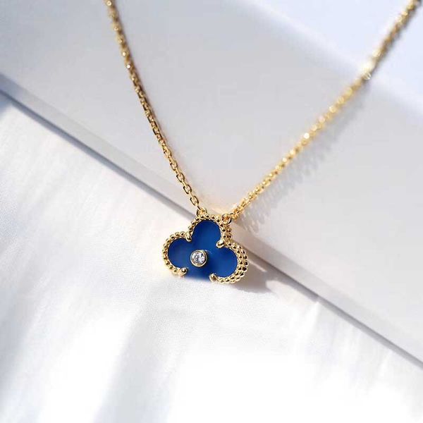 2023 Colar de charme de qualidade de luxo com um design de cores e azul em 18k Gold Bating Have Box Ps5005