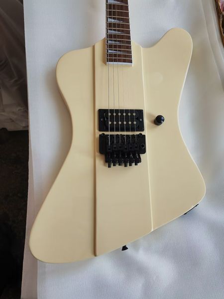 Creme Creme Amarelo Guitarra Elétrica Black Tremolo Bridge 22 Frets Artalha de pau -rosa na cegonha