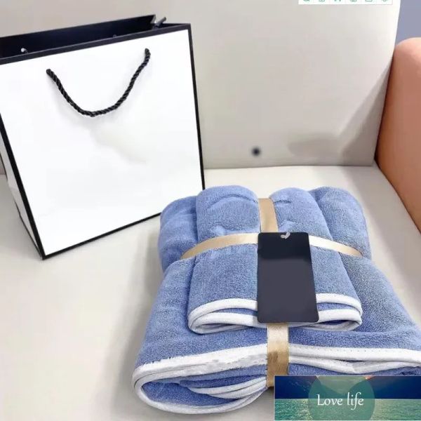 Designer-Handtuch aus reiner Baumwolle mit Paket von Luxurys Designer-Gesichtshandtüchern und Badetüchern. Weiche, saugfähige Waschlappen für zu Hause