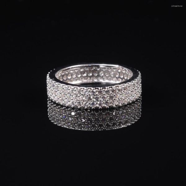 Anelli a grappolo Lussuoso placcato in oro bianco 10 carati 3 file Pave Setting Anello con pietra diamantata simulata da donna per eleganti gioielli per fedi nuziali