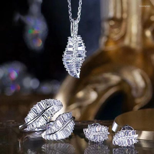 Серьги ожерелья установите Brillian простые модные роскошные белые перья Кубические циркониевые ювелирные ювелирные украшения