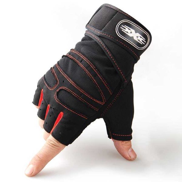 Спортивные перчатки фитнеса полу пальчиков.