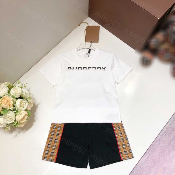 23SS Kinder-Sets, Kinder-Designer-Kleidung, Baby-Set, Rundhalsausschnitt, reiner Baumwolle, Buchstaben-Logo-Aufdruck, kurzärmliges T-Shirt, Gitter-Spleißen, elastische Taille, Shorts, Anzug, Baby-Kleidung