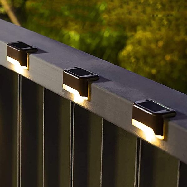 2023 Solar Deck Lights 1LED Lampade da parete per gradini impermeabili per esterni Batteria Ni-MH ricaricabile Illuminazione per recinzione vialetto ad alta efficienza energetica