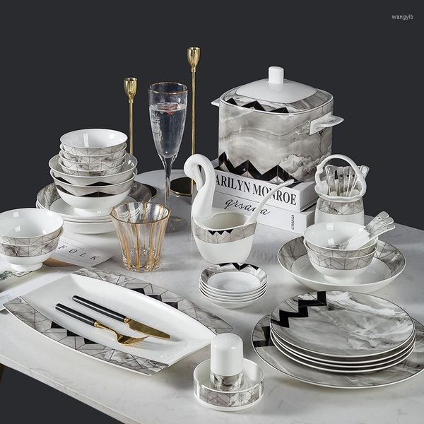 Conjuntos de utensílios de jantar 56-60 pratos de mesa de cerâmica e pratos combinando o osso doméstico China Conjunto Nórdico Estilo