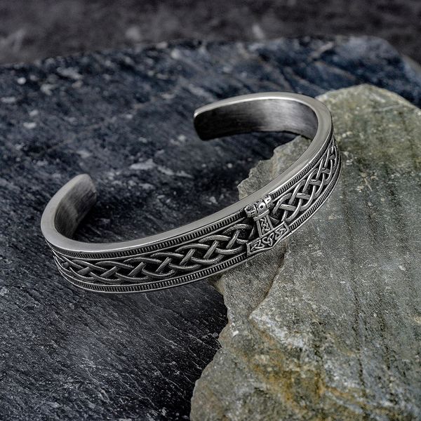 Bracelets de charme nórdicos Viking 316L Aço inoxidável Hammer de Thor para homens Mulheres paracord amulet runas Bangles jóias presentes de joias por atacado 230511