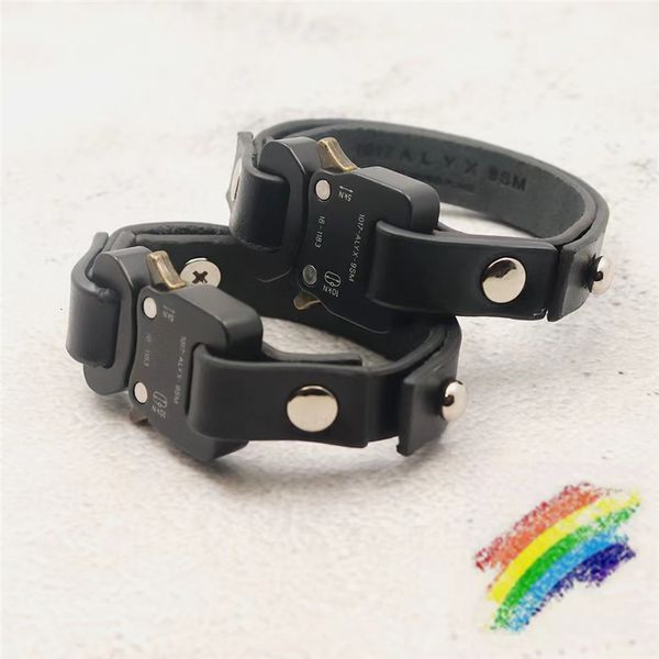 Kette Schwarz ALYX Schnalle Armband Männer Frauen 1 1 Qualität Rindsleder 1017 9SM Armbänder Klassische Presse Metall Knopf 230511