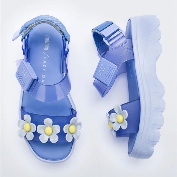 Sandalen 2023 Melissa Frauen Gelee Schuhe Mode Wellenförmige Unterseite Damen Strand Retro Blume Herz Weibliche MN071 230511