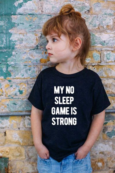 T-Shirts „My No Sleep Game Is Strong Baby“, lustiges T-Shirt mit Buchstabendruck, Sommermode, Kinder-T-Shirts, kurzärmelige T-Shirts für Kinder, Jungen und Mädchen, AA230511